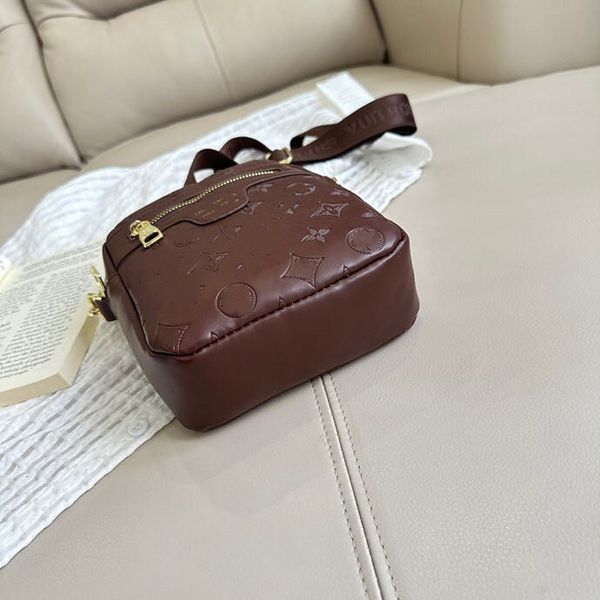 brand 23ss day packs women and men crossbody bag leather trendy shoulder bag waist bag
brand 23ss day packs women and men crossbody bag leather trendy shoulder bag waist bag