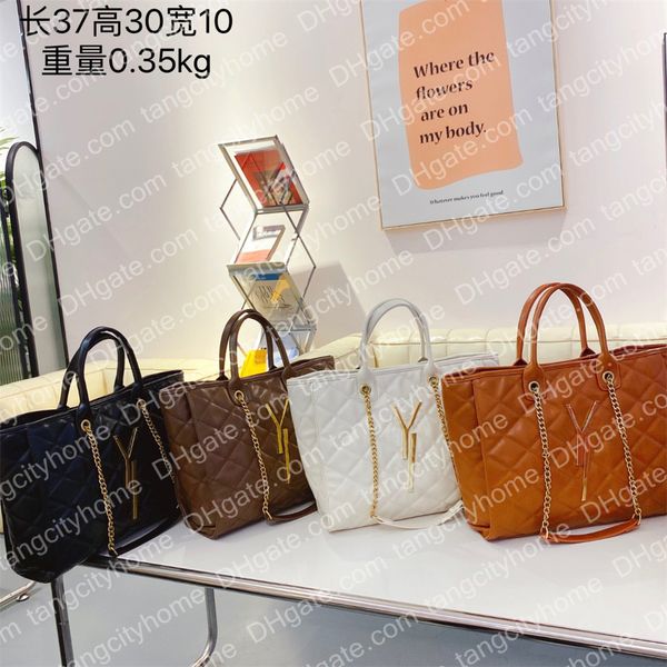 designer large tote bag luxury purse single shoulder bag womens large capacity handbag thread diamond lattice purse with big metal logo
designer large tote bag luxury purse single shoulder bag womens large capacity handbag thread diamond lattice purse with big metal logo