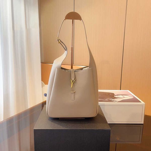 hobo bag luxury crossbody bags for women designer bucket underarm purse fashion vintage white black handbag shoulder bags wallet 230531
hobo bag luxury crossbody bags for women designer bucket underarm purse fashion vintage white black handbag shoulder bags wallet 230531