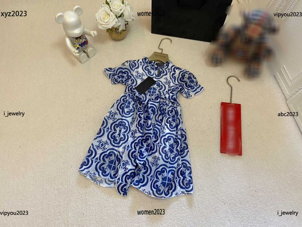 luxury designer girls dress blue and white pattern printing baby skirt designer dress summer short sleeve skirt #multiple product, Red;yellow
luxury designer girls dress blue and white pattern printing baby skirt designer dress summer short sleeve skirt #multiple product, Red;yellow