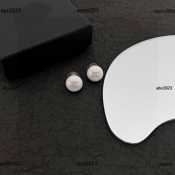 designer women's earrings fashion white pearl decoration jewelry diamond inlaid letter design stud #including brand box new arrival, Golden;silver
designer women's earrings fashion white pearl decoration jewelry diamond inlaid letter design stud #including brand box new arrival, Golden;silver