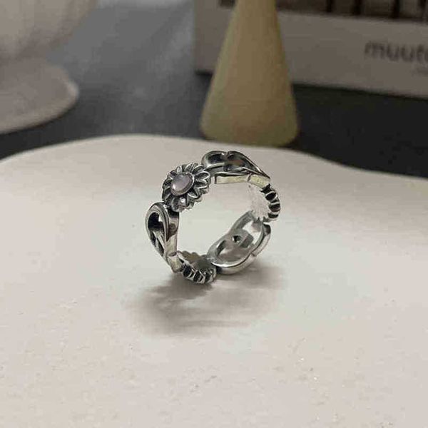 2023 new designer jewelry bracelet necklace ring small daisy hollowed out flower pink shell men's women's pair, Silver
2023 new designer jewelry bracelet necklace ring small daisy hollowed out flower pink shell men's women's pair, Silver