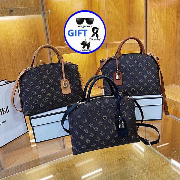 designer bag tote bag fashion designer women bag canvas coated classic handbag high-quality shoulder bag crossbody bag
designer bag tote bag fashion designer women bag canvas coated classic handbag high-quality shoulder bag crossbody bag