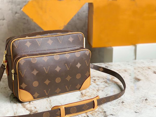 m45244 men bag middle ancient bag old flower digital camera bag leather shoulder bag crossbody bag clutch handbag messenger pcckage evening
m45244 men bag middle ancient bag old flower digital camera bag leather shoulder bag crossbody bag clutch handbag messenger pcckage evening