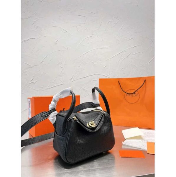designer bag 2023 new cowhide doctor bag leather women's bag trend one shoulder oblique span portable pillow medicine case bag
designer bag 2023 new cowhide doctor bag leather women's bag trend one shoulder oblique span portable pillow medicine case bag