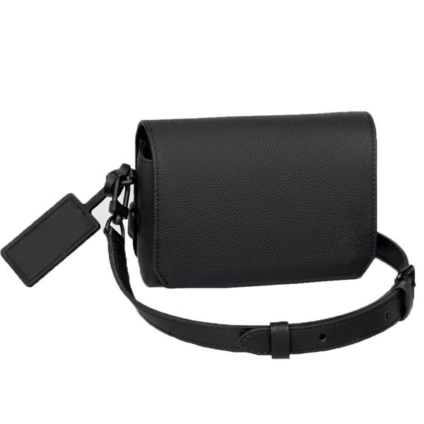 fashion crossbody bag outdoor men's shoulder bag solid metal logo design mini leather messenger bag
fashion crossbody bag outdoor men's shoulder bag solid metal logo design mini leather messenger bag