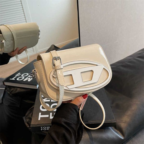designer bag suitcase and dinner xiaozhong design dingdang bag 2023 summer portable underarm female spicy girl style fashionable one shoulde
designer bag suitcase and dinner xiaozhong design dingdang bag 2023 summer portable underarm female spicy girl style fashionable one shoulde