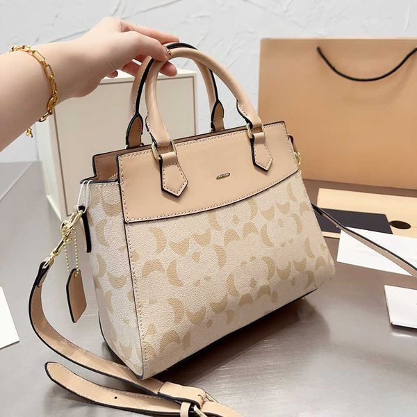designer handbag totes c print tote bag women simple shoulder crossbody bags solid color large volume shopping bags purse
designer handbag totes c print tote bag women simple shoulder crossbody bags solid color large volume shopping bags purse