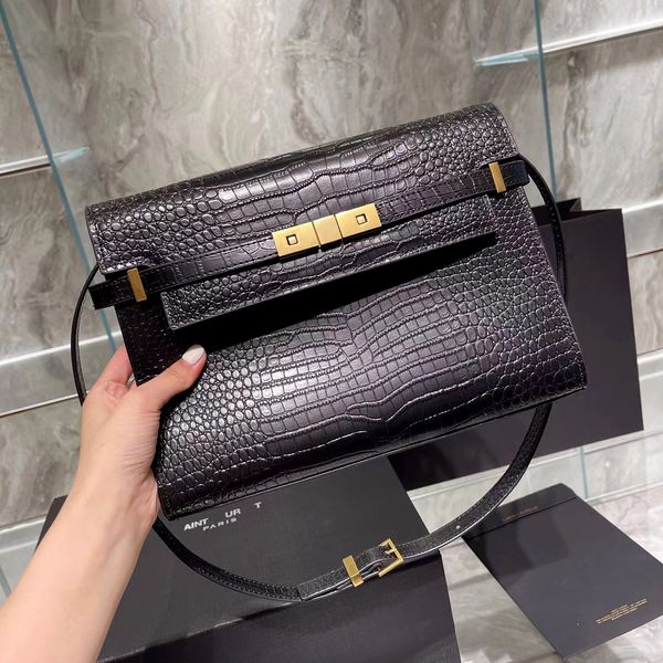 womens handbags tote luxurys gold pochette clutch crossbodys manhattan bags mens designer flip wallet shoulder leather white briefcase bag
womens handbags tote luxurys gold pochette clutch crossbodys manhattan bags mens designer flip wallet shoulder leather white briefcase bag