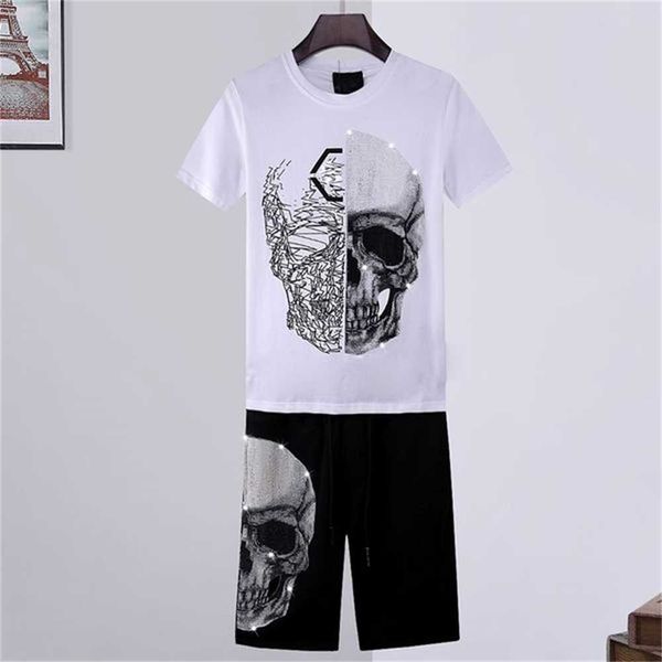 crystal skull designer t shirts pants piece sets mens summer tracksuits casual punk solid tshirt print letter dollar tee skateboard clothin, Gray
crystal skull designer t shirts pants piece sets mens summer tracksuits casual punk solid tshirt print letter dollar tee skateboard clothin, Gray