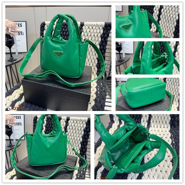 designer leather mini tote bag soft basket bags women shoulder handbag fashion triangle logo underarm soft crossbody handbags 20cm
designer leather mini tote bag soft basket bags women shoulder handbag fashion triangle logo underarm soft crossbody handbags 20cm