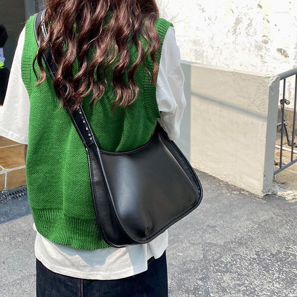 shoulder bags crossbody bag with trendy wide strap small bucket for women summer minimalist moon-inspired saddle
shoulder bags crossbody bag with trendy wide strap small bucket for women summer minimalist moon-inspired saddle