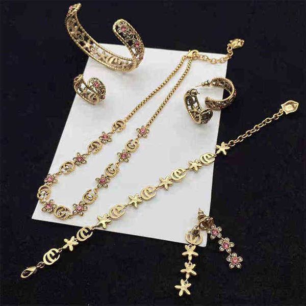2023 new designer jewelry bracelet necklace ring accessories flower set series earrings with diamond flowers tassel earrings needle, Silver
2023 new designer jewelry bracelet necklace ring accessories flower set series earrings with diamond flowers tassel earrings needle, Silver