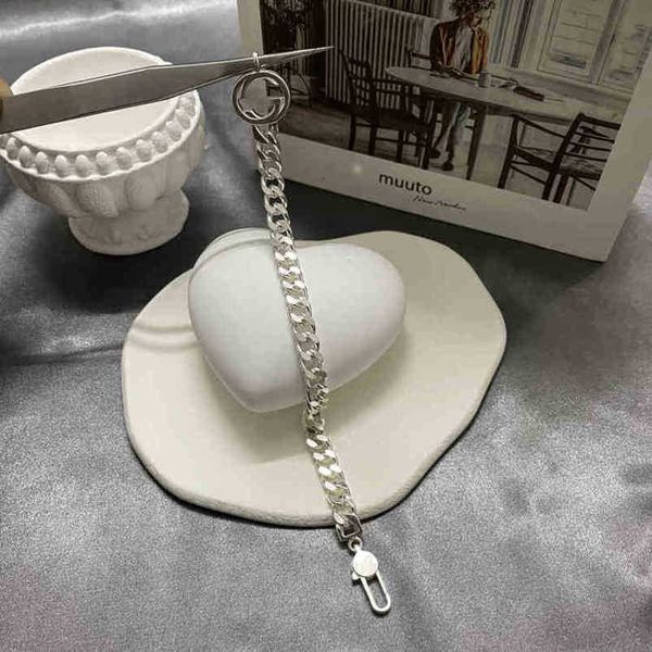 2023 new designer jewelry bracelet necklace ring ancient personalized ins smooth interlocking cuban men's women's same bracelet gi, Black
2023 new designer jewelry bracelet necklace ring ancient personalized ins smooth interlocking cuban men's women's same bracelet gi, Black