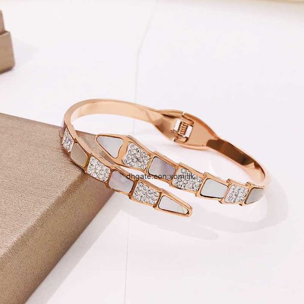 designer luxury belgary brand bracelet snake shaped rose gold bracelet for female niche design with a high sense of temperament full of diam, Black
designer luxury belgary brand bracelet snake shaped rose gold bracelet for female niche design with a high sense of temperament full of diam, Black