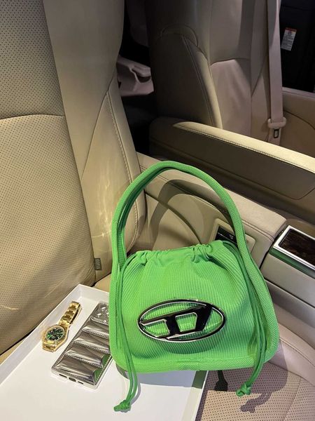 designer bag drawstring suitcase texture and underarm bag dinner dingdang small handheld design knitted portable bucket lightweight summer t
designer bag drawstring suitcase texture and underarm bag dinner dingdang small handheld design knitted portable bucket lightweight summer t