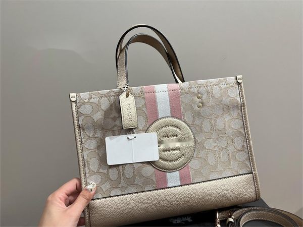 new fashion handbag designer bag unique color matching looks good luxury bag messenger bag fashion bags shoulder bags wallets
new fashion handbag designer bag unique color matching looks good luxury bag messenger bag fashion bags shoulder bags wallets