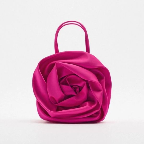 2023 summer new brand design silk pleated flower handbag women red flower round evening bag wedding party clutches
2023 summer new brand design silk pleated flower handbag women red flower round evening bag wedding party clutches