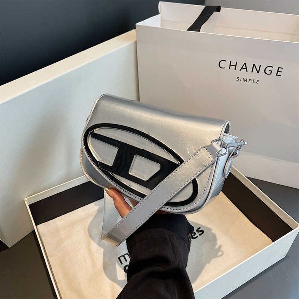 and bag dinner xiaozhong design dingdang 2023 summer portable underarm female suitcase spicy girl style fashionable one shoulder crossbody
and bag dinner xiaozhong design dingdang 2023 summer portable underarm female suitcase spicy girl style fashionable one shoulder crossbody