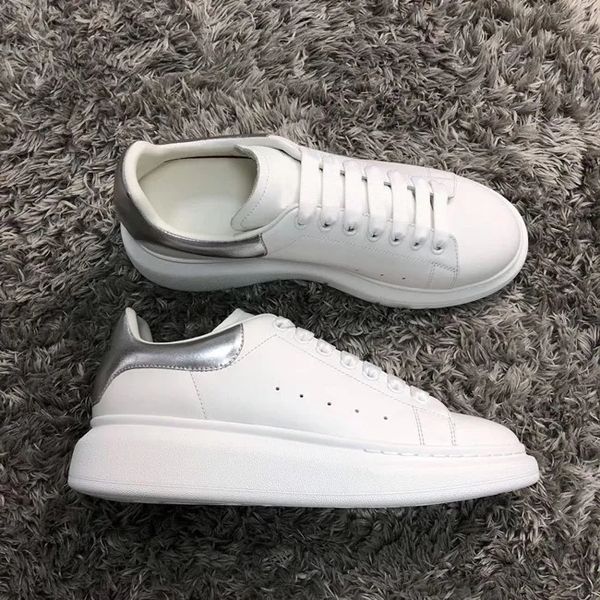 luxury designer white black leather sneakers shoes chunky rubber outsole women men low-soft calfskin sports treaded rubber couple trainers
luxury designer white black leather sneakers shoes chunky rubber outsole women men low-soft calfskin sports treaded rubber couple trainers