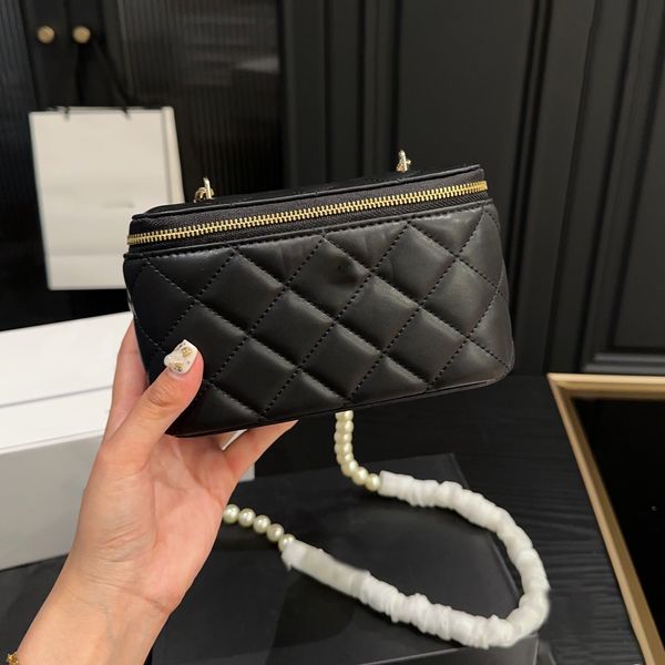 luxury designer bags women cosmetic bags & cases large capacity handbags pearl chain fashion cross body bag nice gift
luxury designer bags women cosmetic bags & cases large capacity handbags pearl chain fashion cross body bag nice gift
