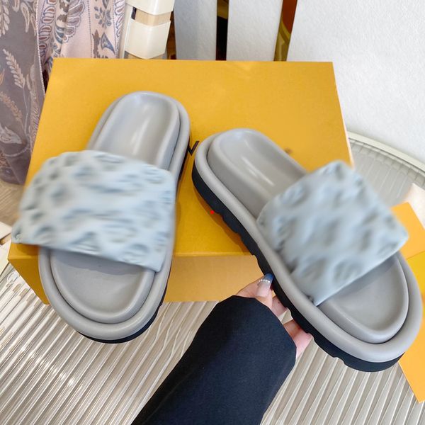 2023 fashion summer slides slippers ladies shoes metallic slide sandals casual flat slippers for women beach low heel sandals size 35-40 wit, Black 
2023 fashion summer slides slippers ladies shoes metallic slide sandals casual flat slippers for women beach low heel sandals size 35-40 wit, Black