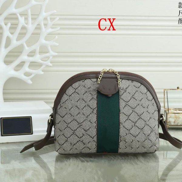 luxurys designers shoulder bags men women handbags classical shoulder bag crossbody purse tote
luxurys designers shoulder bags men women handbags classical shoulder bag crossbody purse tote