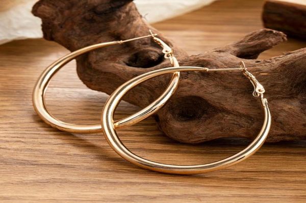 hoop huggie exaggerated european and american style big earrings female korean wild bold crescent design stud2741045, Golden;silver
hoop huggie exaggerated european and american style big earrings female korean wild bold crescent design stud2741045, Golden;silver