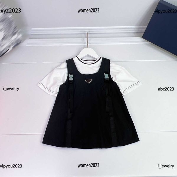 tracksuits designer kids clothes geometric logo decoration skirt sets baby strap skirt 2pcs t-shirt and strap dress #multiple product, White
tracksuits designer kids clothes geometric logo decoration skirt sets baby strap skirt 2pcs t-shirt and strap dress #multiple product, White