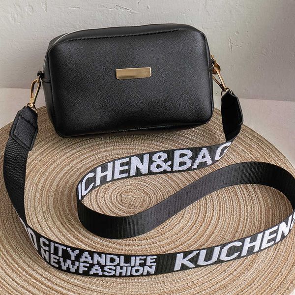 2023 embroidered leisure trend luxury handbags fashion bags bag female for shoulder messenger mobile women phone
2023 embroidered leisure trend luxury handbags fashion bags bag female for shoulder messenger mobile women phone