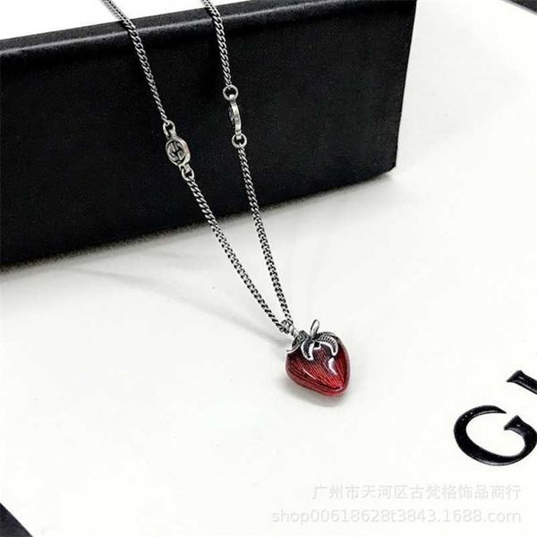 2023 new designer jewelry bracelet necklace ring strawberry 925 vintage clavicle chain women's love shaped glue dropping pendant, Silver
2023 new designer jewelry bracelet necklace ring strawberry 925 vintage clavicle chain women's love shaped glue dropping pendant, Silver