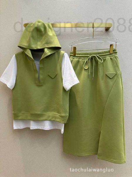 women's tracksuits designer sports casual hooded vest t-shirt+half skirt three piece set 2nc1, Gray
women's tracksuits designer sports casual hooded vest t-shirt+half skirt three piece set 2nc1, Gray