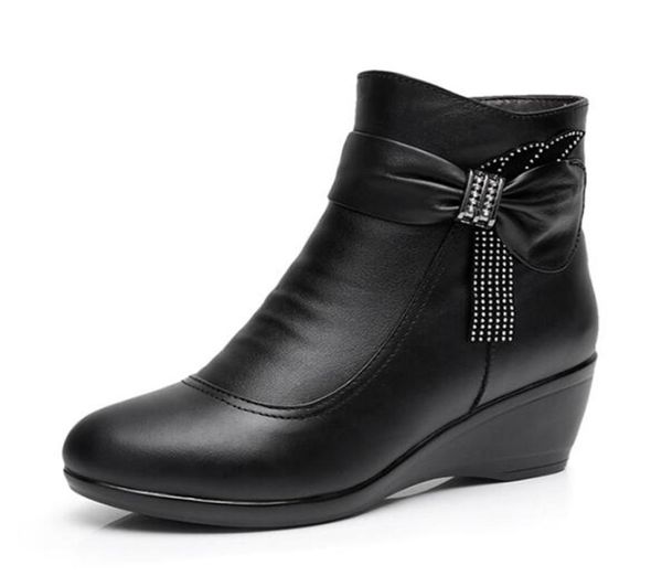 2018 new winter elegant rhinestone black cow leather boots for women large size comfort warm wool ankle boots nonslip wedge shoes8317620
2018 new winter elegant rhinestone black cow leather boots for women large size comfort warm wool ankle boots nonslip wedge shoes8317620