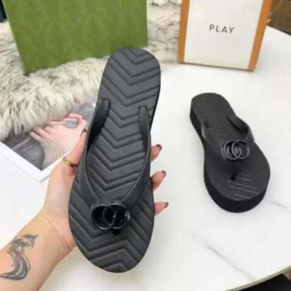 2022 fashion designer ladies flip flops simple youth slippers moccasin shoes suitable for spring summer and autumn ls beaches other places 3, Black
2022 fashion designer ladies flip flops simple youth slippers moccasin shoes suitable for spring summer and autumn ls beaches other places 3, Black