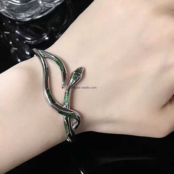 designer luxury belgary brand small design dark wind snake shaped open for women with stylish cool simple and fashionable advanced feel brac, Black
designer luxury belgary brand small design dark wind snake shaped open for women with stylish cool simple and fashionable advanced feel brac, Black
