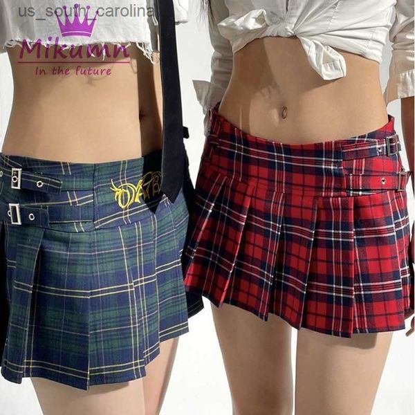 skirts harajuku preppy style plaid pleated skirts women y2k aesthetic metal buckle low waist fashion mini short skirt streetwear l230522, Black
skirts harajuku preppy style plaid pleated skirts women y2k aesthetic metal buckle low waist fashion mini short skirt streetwear l230522, Black