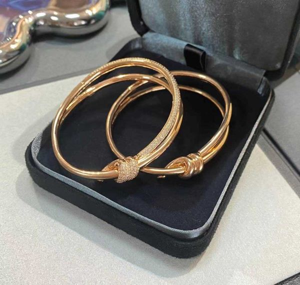 high version v gold high version new double-layer knotted bracelet for men and women knot lovers rose twist rope, Black
high version v gold high version new double-layer knotted bracelet for men and women knot lovers rose twist rope, Black