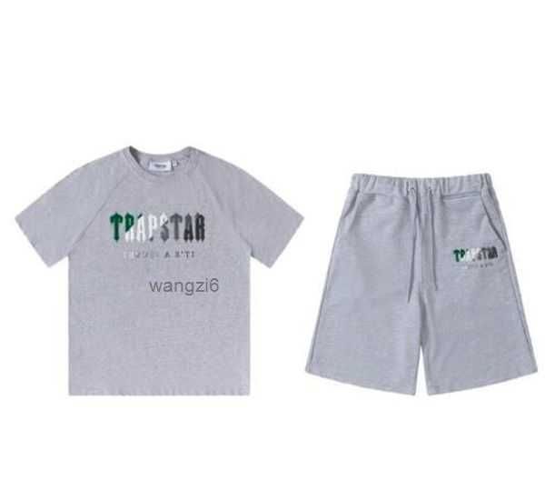 men's t-shirts trapstar t designer black and grey rainbow color summer sports fashion cotton cord sleeve m xl 6 p8t4, White;black
men's t-shirts trapstar t designer black and grey rainbow color summer sports fashion cotton cord sleeve m xl 6 p8t4, White;black