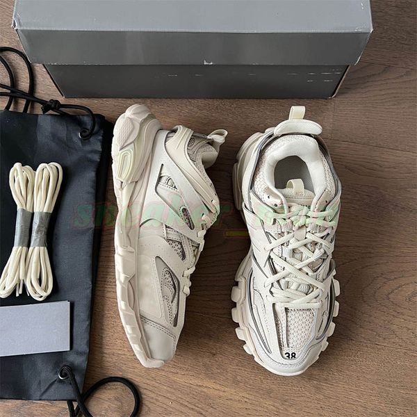 brand 2023 designer track casual shoes platform 17fw sneakers vintage triple black white beige tracks runners 3 3.0 tess.s. dhgate luxury tr
brand 2023 designer track casual shoes platform 17fw sneakers vintage triple black white beige tracks runners 3 3.0 tess.s. dhgate luxury tr