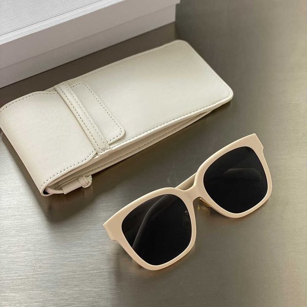fashion frames 2022 new triumphal arch sunglasses limited edition 520 pink women's square sunglasses cl40222f, White;black
fashion frames 2022 new triumphal arch sunglasses limited edition 520 pink women's square sunglasses cl40222f, White;black