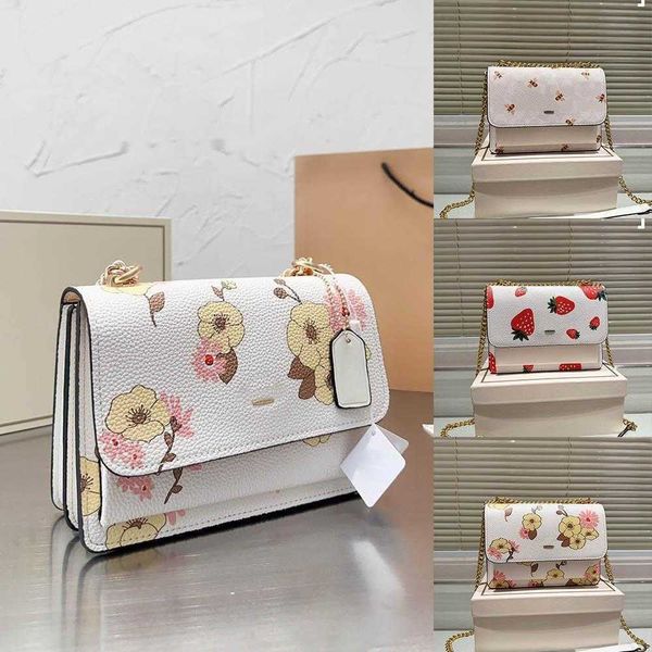 new 4 style women bags classic designer bag chain shoulder bags c-letter strawberry print crossbody bags single square fashion casual messen
new 4 style women bags classic designer bag chain shoulder bags c-letter strawberry print crossbody bags single square fashion casual messen