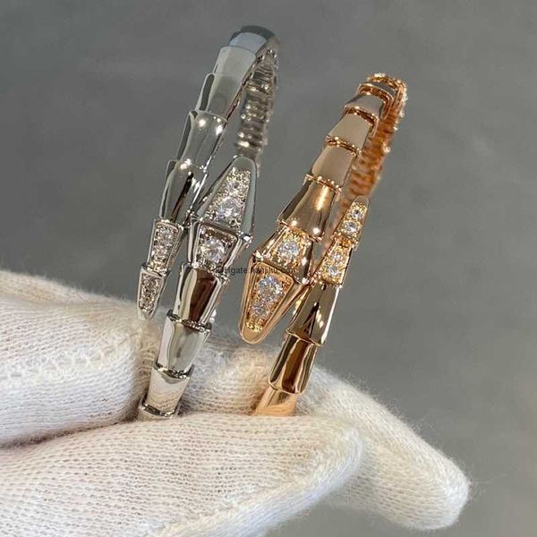 designer luxury belgary brand bracelet v high-quality cnc carved 18k rose gold head and tail inlaid with diamond snake bone smooth spring br, Black
designer luxury belgary brand bracelet v high-quality cnc carved 18k rose gold head and tail inlaid with diamond snake bone smooth spring br, Black
