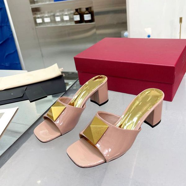 2023 classic sandals valentinosity luxury designer leather ladies sandals summer platform sandals slide fashion women slippers hl012, Black
2023 classic sandals valentinosity luxury designer leather ladies sandals summer platform sandals slide fashion women slippers hl012, Black
