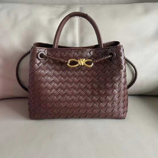 andiamo one bags 2023 designer girl cowhide bag summer metal buckle handheld woven totes bottegas shoulder crossbody evening handbag women a
andiamo one bags 2023 designer girl cowhide bag summer metal buckle handheld woven totes bottegas shoulder crossbody evening handbag women a