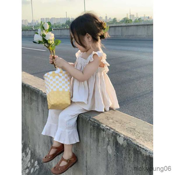 clothing sets caofeimao children set girl's summer suit 2023 flower embroidery flying sleeve ndpant, White
clothing sets caofeimao children set girl's summer suit 2023 flower embroidery flying sleeve ndpant, White