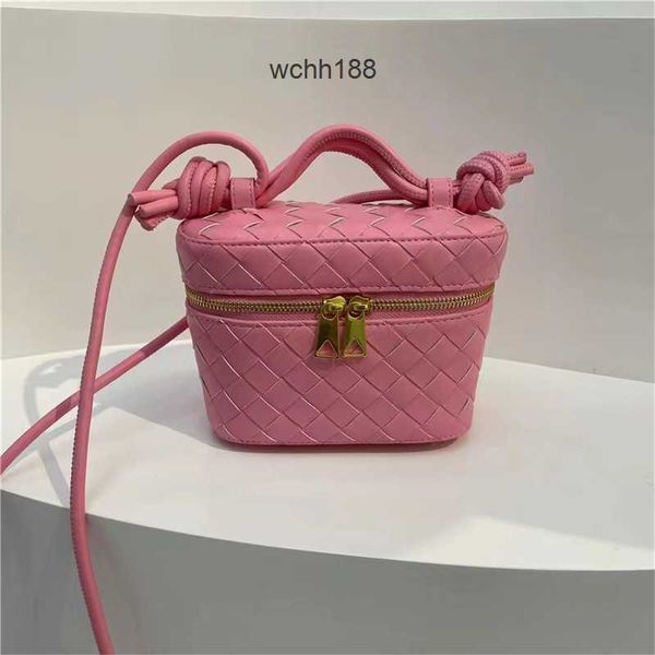 bag box crossbody bottegas summer evening simple bags cowhide 2023 woven designer versatile girl shoulder intrecciato handheld makeup women
bag box crossbody bottegas summer evening simple bags cowhide 2023 woven designer versatile girl shoulder intrecciato handheld makeup women