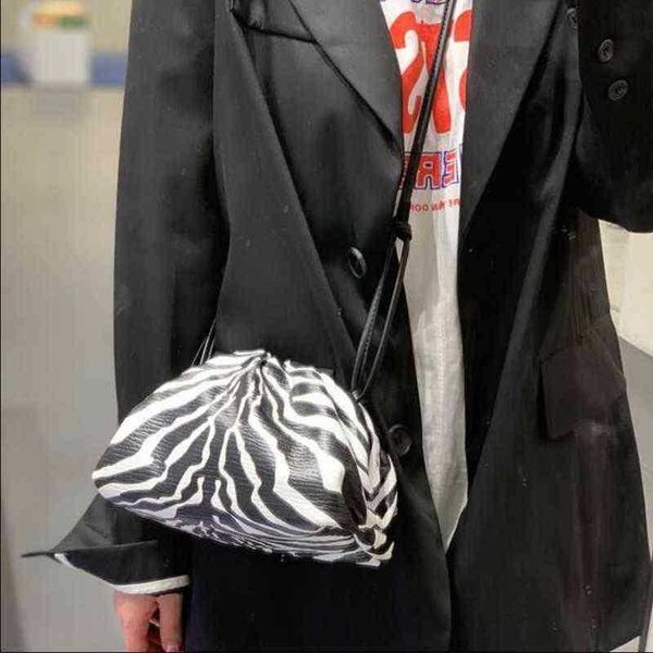 evening bag shoulder bags hand deigner luxury pure and hand clutch pure dumpling zebra cloud crobody pouch 220329
evening bag shoulder bags hand deigner luxury pure and hand clutch pure dumpling zebra cloud crobody pouch 220329