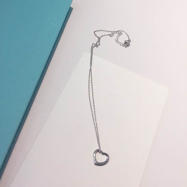 2023 lovely cute pendant necklaces long silver thin stainless steel chain diamond crystal heart ring luxury designer women necklace with blu
2023 lovely cute pendant necklaces long silver thin stainless steel chain diamond crystal heart ring luxury designer women necklace with blu