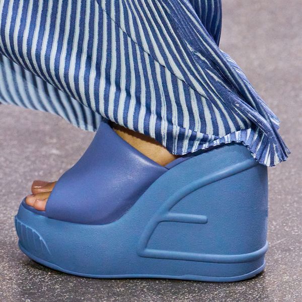 luxury british style 2023 new fashion round toe high heel open toe slippers women's slope heel thick sole elevated lazy slippers size 3, Black
luxury british style 2023 new fashion round toe high heel open toe slippers women's slope heel thick sole elevated lazy slippers size 3, Black