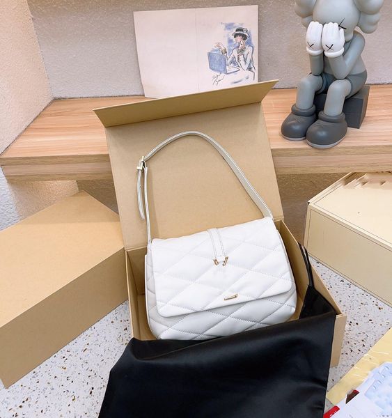 fashion shoulder bag women's bag underarm bag handbag designer fashion trend models
fashion shoulder bag women's bag underarm bag handbag designer fashion trend models